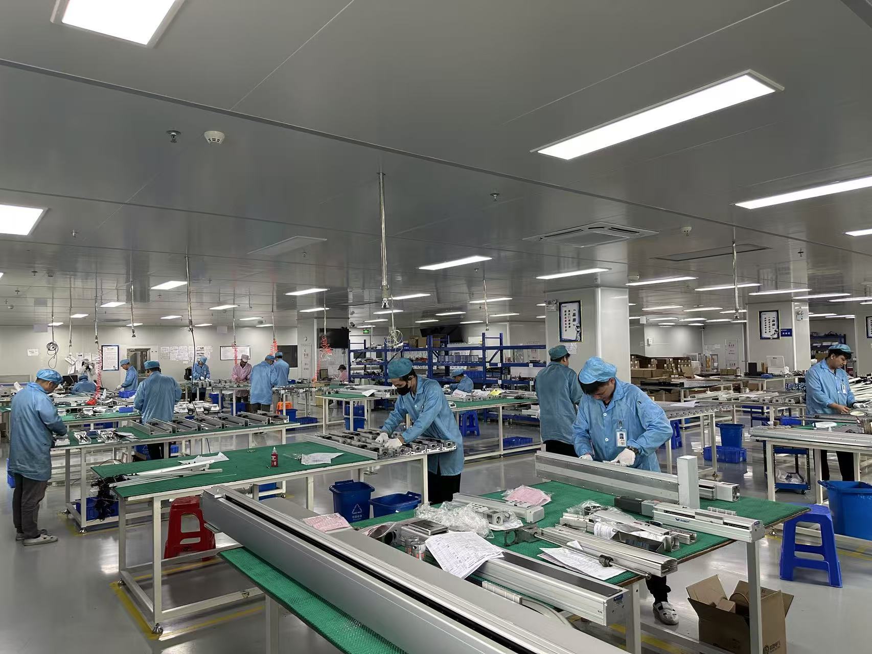 丝杆、皮带还是直线电机？直线模组选型的工程逻辑与工况对照